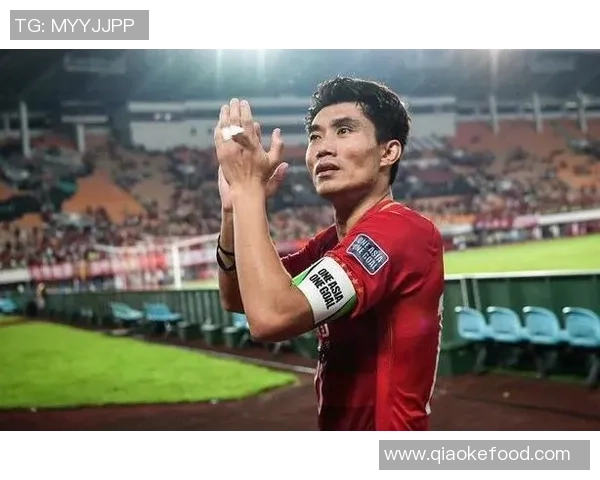 北欧足球明星魅力四射引领潮流成为第一帅哥的传奇之路