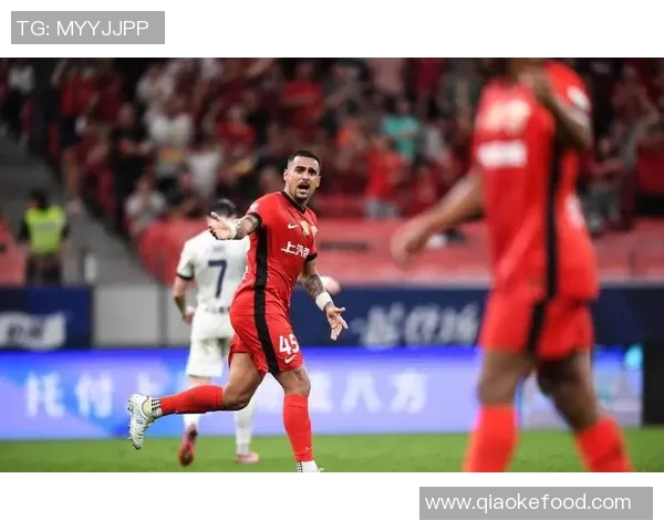 上海足球队耐力争议引发热议球迷与专家各抒己见探讨球队表现